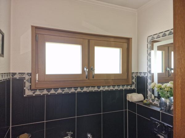 Badezimmer Holzfenster